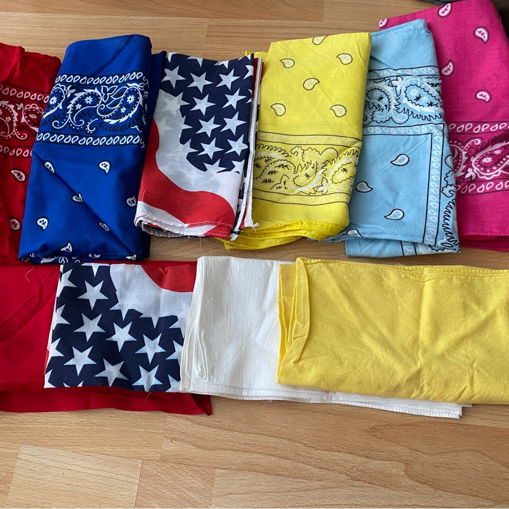 ⭐️Bandanas/handkerchiefs⭐️